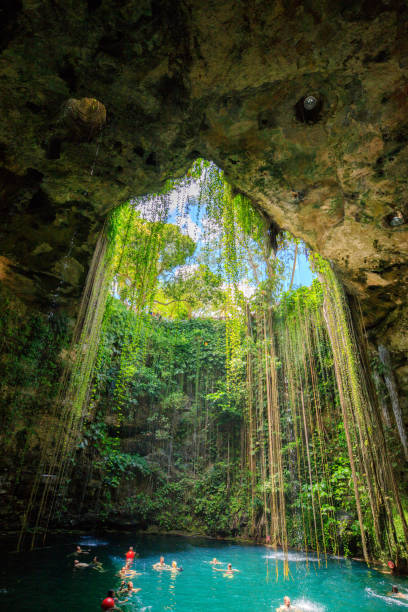 istock Amazing Ik-Kil Cenote near Chichen Itza, Mexico 1185017956
