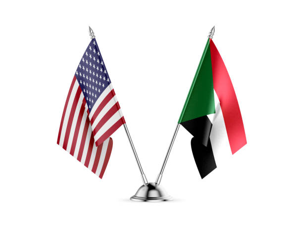 bandeiras da mesa, estados unidos américa e sudão, isoladono fundo branco. imagem 3d - republic of the sudan - fotografias e filmes do acervo
