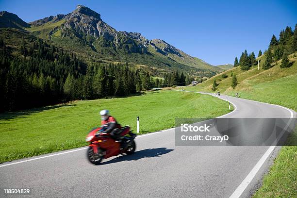 サイクリングのドロミテ - オートバイのストックフォトや画像を多数ご用意 - オートバイ, ドロミーティ, アクションショット