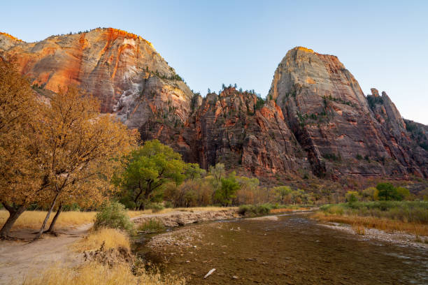 istock Weeping Rock, the Great White Throne, and the Virgin River 1185065056