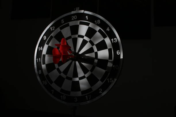 istock trying to hit the dartboard 1185070959