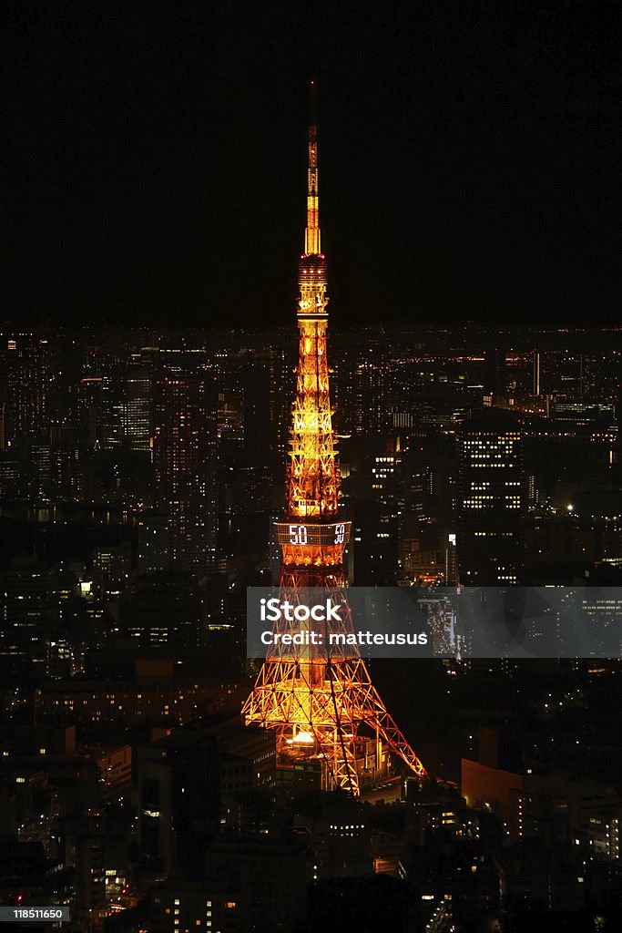 Noche de la torre de Tokyo vertical - Foto de stock de Aire libre libre de derechos