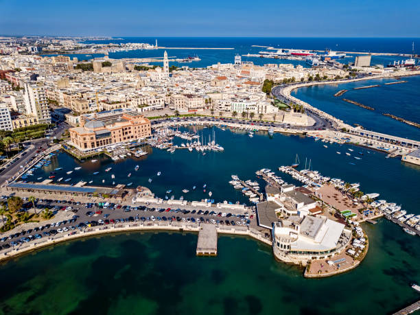 вид с воздуха на город бари, италия - ferry terminal стоковые фото и изображения