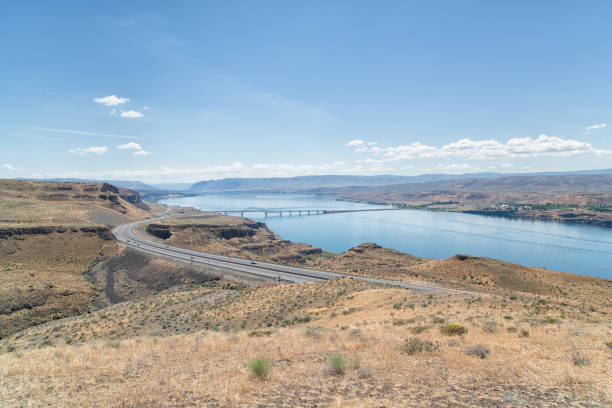 istock Interstate 90 and Vantage Bridge in Washington State 1185171178