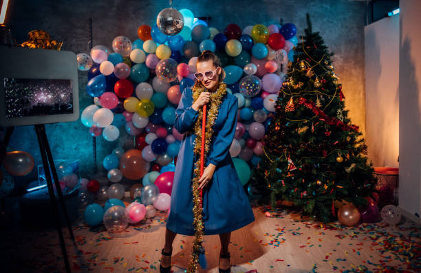 istock New year after party cleaning 1185177705