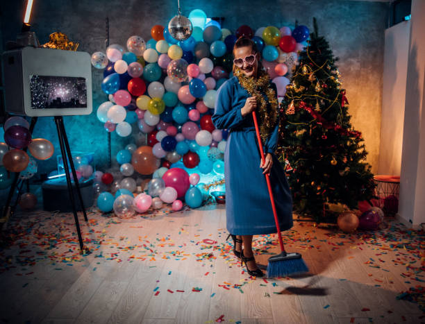 istock After party cleaning is fun 1185178932