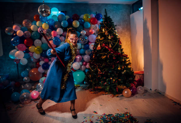 istock New year after party cleaning 1185179933
