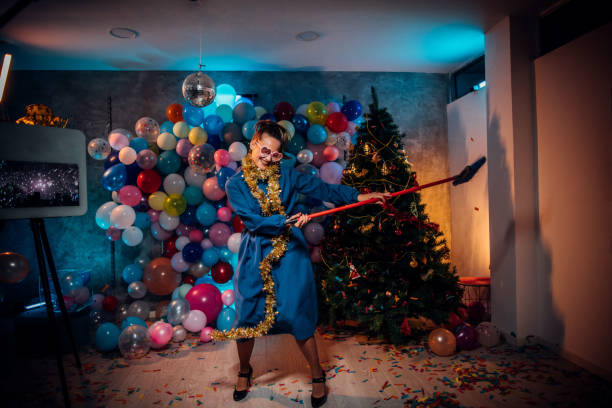 istock I love cleaning after the party 1185180163