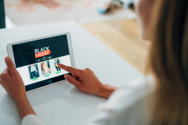 istock Woman shopping online. 1185192129