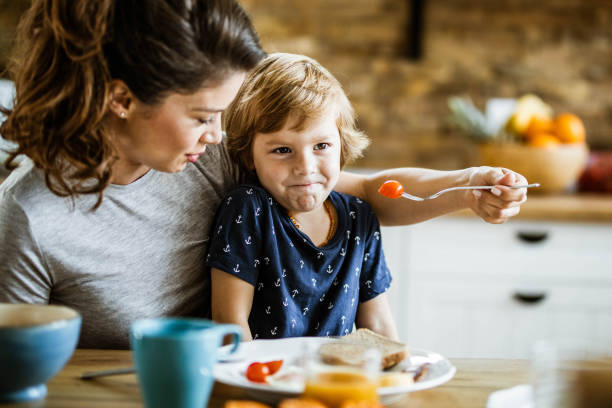 istock I don't want to eat that mommy! 1185216006