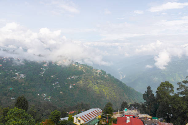istock Scenic beauty of a nice hill town. 1185228006