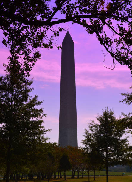 the george washington monument, washington dc - washington dc monument sky cloudscape imagens e fotografias de stock