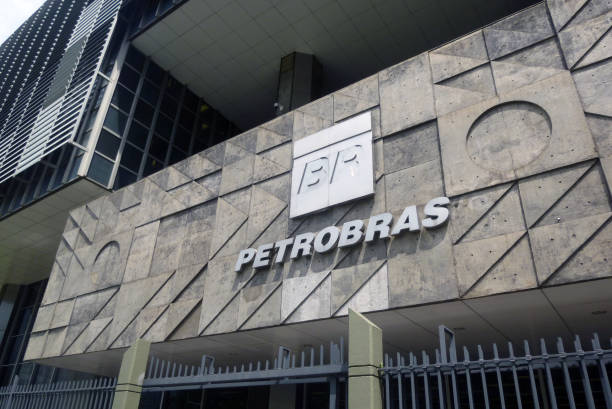 Petrobras building in Rio de Janeiro Detail of the main entrance of the Petrobras headquarters building - Brazilian oil company in downtown. brics photos stock pictures, royalty-free photos & images