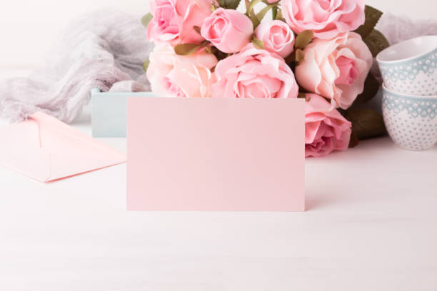 白紙ピンクカードバレンタインデーとバラの招待状 - birthday card envelope invitation blank ストックフォトと画像