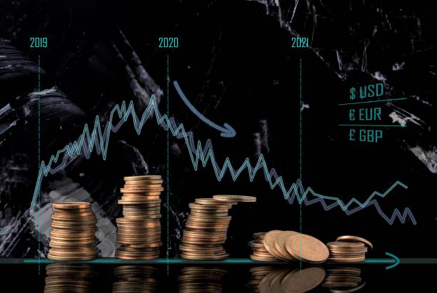 stack di monete e grafici dell'economia in recupero. immagine concettuale della situazione economica e della possibile crisi imminente nel 2020. - currency exchange currency european union currency dollar foto e immagini stock