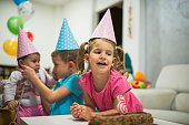 geburtstagsfeier.jpg?b=1&s=170x170&k=20&c=8W_w6K0qTa4G-G86mtP3l_PuxUkezW2XOfmQP8fD6K8=