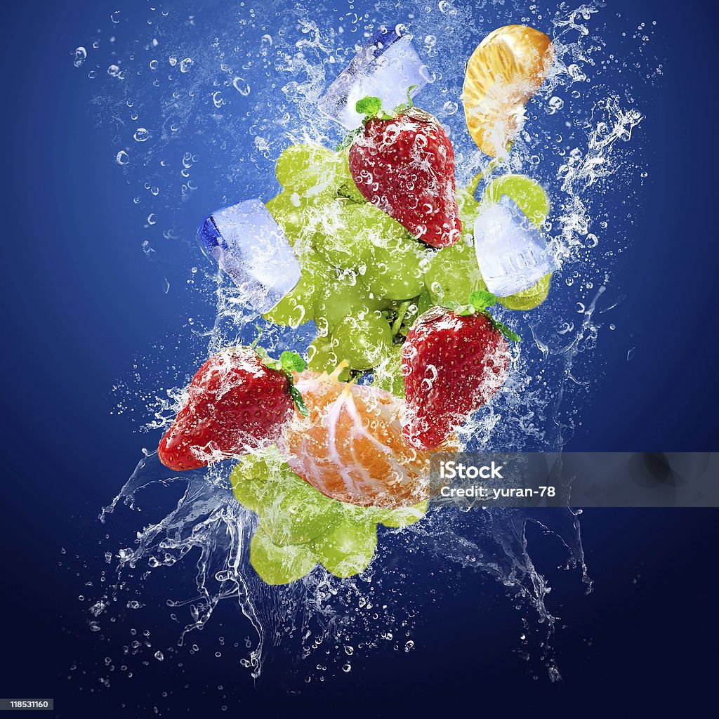 Gotas de água em frutas - Foto de stock de Borrifo royalty-free