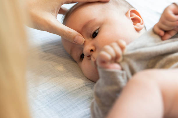 istock Releasing sinus pressure for a baby boy 1185317353