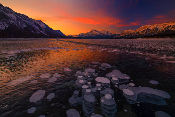 istock Ice Bubble and Sunrise at Banff 1185320967