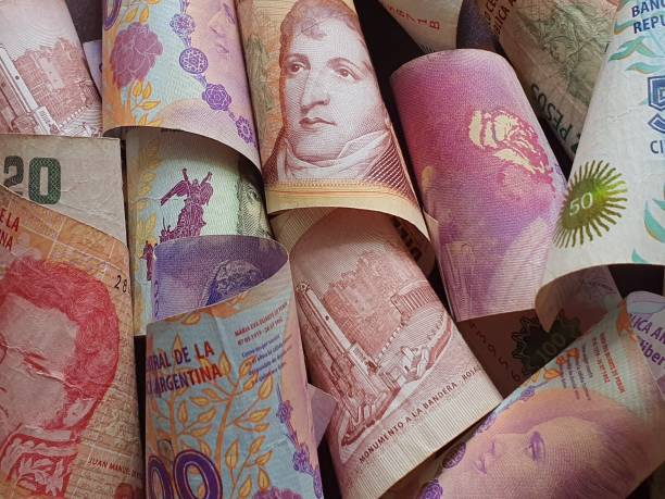 istock argentine banknotes of different denominations unorganized 1185328700