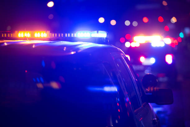 Police Police units responds to the scene of an emergency. violence photos stock pictures, royalty-free photos & images