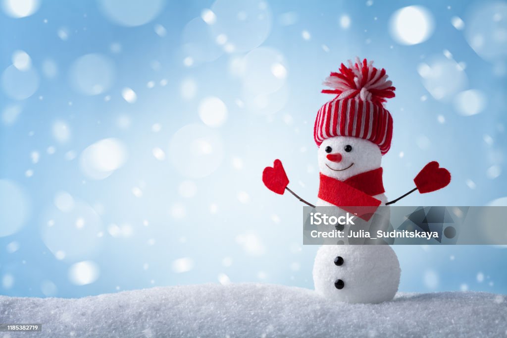 Thiệp Giáng Sinh Với Người Tuyết Ngộ Nghĩnh Trong Khung Cảnh Mùa Đông Nền  Tuyết Hình Ảnh Sẵn Có - Tải Xuống Hình Ảnh Ngay Bây Giờ - Istock