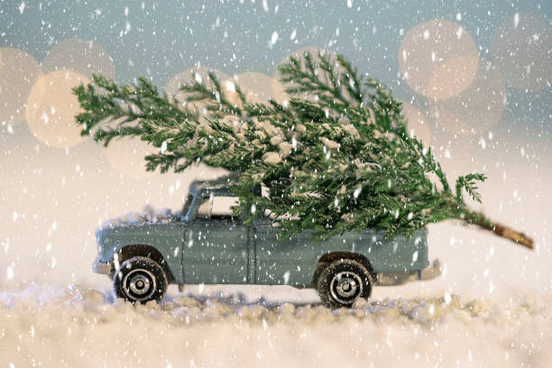 istock Toy car  with Christmas tree 1185399877