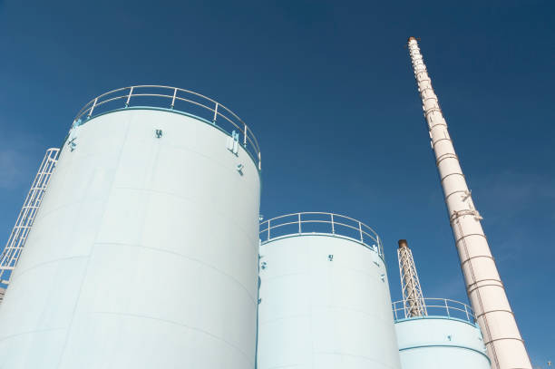 istock Oil storage tank 1185401212