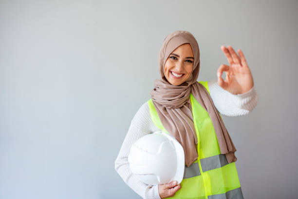 istock Muslim architect-woman smile 1185430461