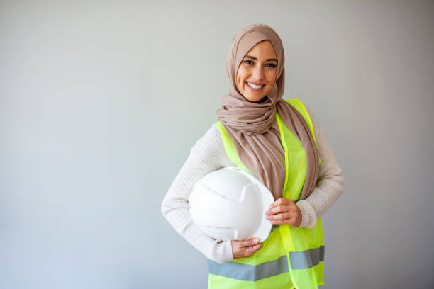 istock Muslim architect-woman smile 1185431630