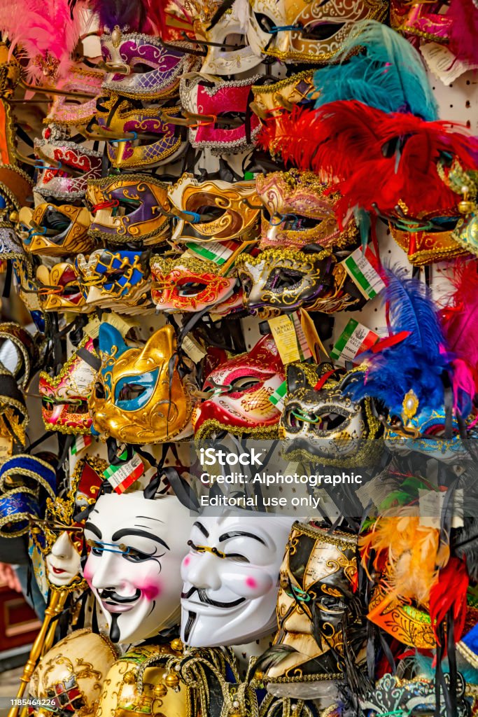 padre Político deseable Máscaras De Mascarada En Un Puesto De Mercado Cerca Del Puente De Rialto  Foto de stock y más banco de imágenes de Venecia - Italia - iStock