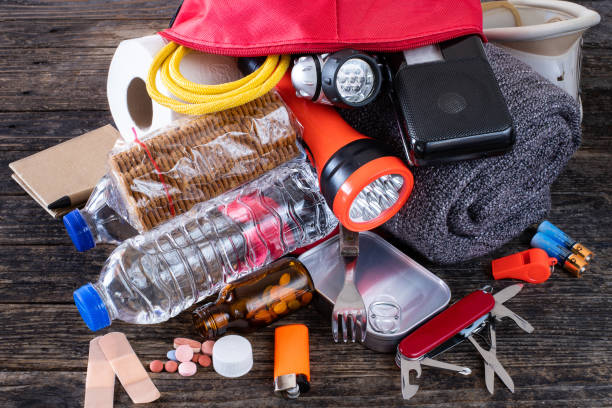 emergency bag for earthquake - emergência imagens e fotografias de stock