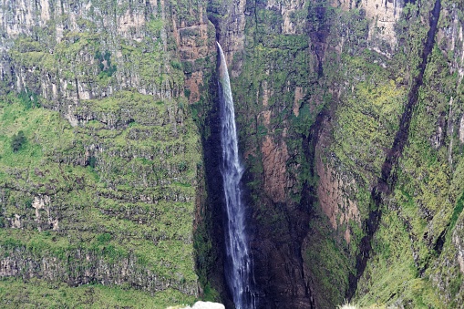 La cascada Jin Bahir en el canon Geech Abyss en el parque nacional de las montañas Simien photo