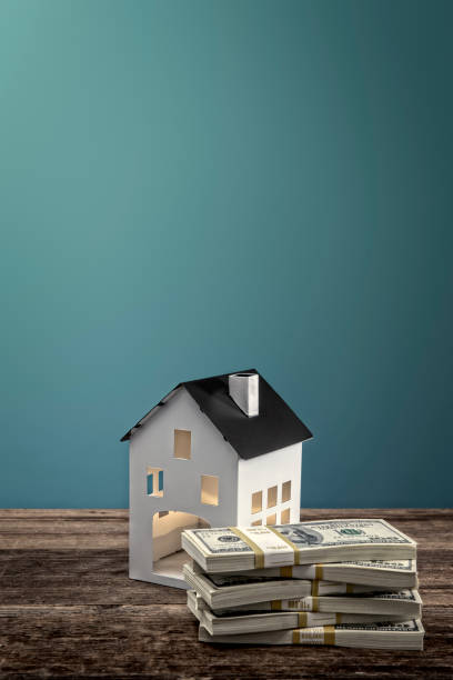 istock Buying a home for sale 1185506721