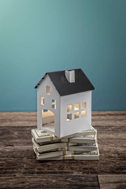 istock Buying a home for sale 1185506750
