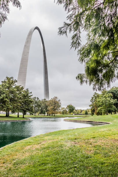 istock Gateway Arch and the pond 1185512517