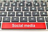 social-media-wort-auf-computertastatur.jpg?b=1&s=170x170&k=20&c=tkI4CWugiiUaz4Kohc0n_LJ0UlNmT_paIhl0Z-Fw7oU=