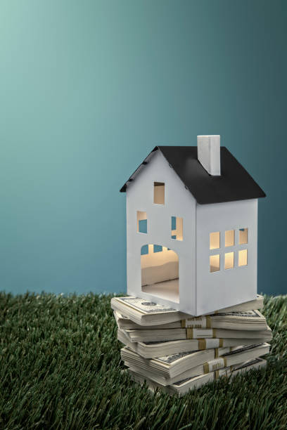 istock Buying a home for sale 1185526698