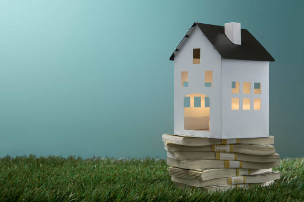 istock Buying a home for sale 1185526700