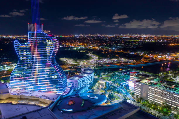 Guitar shaped hotel Seminole Hard Rock Hollywood FL Hollywood, FL,USA - October 29, 2019: Guitar shaped hotel Seminole Hard Rock Hollywood FL hollywood florida stock pictures, royalty-free photos & images