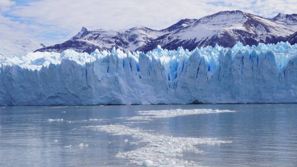 istock expert brunette glacier in glaciers 1185546556