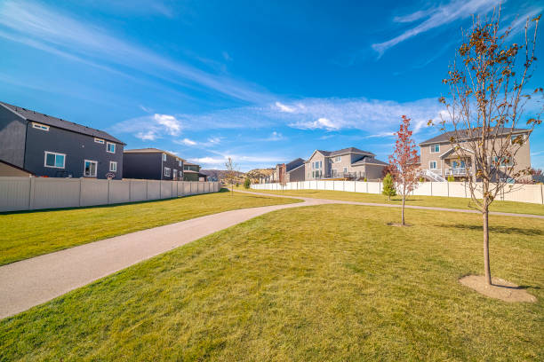 istock Empty pedestrian walkway on a residential estate 1185571454