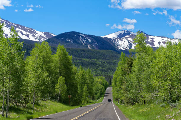 mirror lake scenic byway zwischen wyoming und utah - see mirror lake stock-fotos und bilder