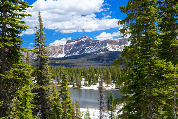 istock Mountains along the Mirror Lake Scenic Byway 1185585380