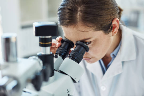 istock Her discovery will change the world 1185624322