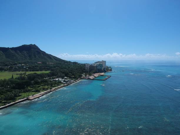 vista aérea panorámica de la playa de hawaii waikiki - hawaii islands big island waikiki beach fotografías e imágenes de stock