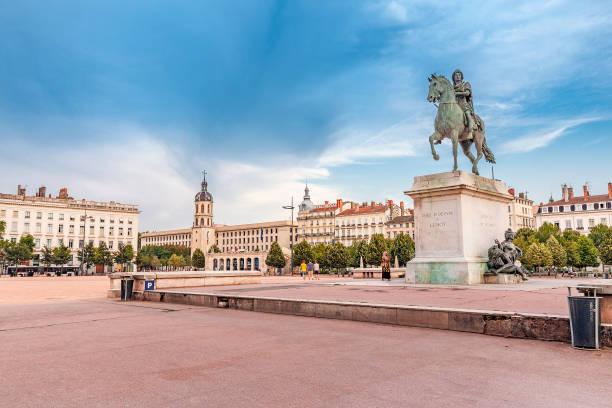 panoramic view of famous tourist landmark - bellecour square in lyon - architectural styles animal horse europe imagens e fotografias de stock