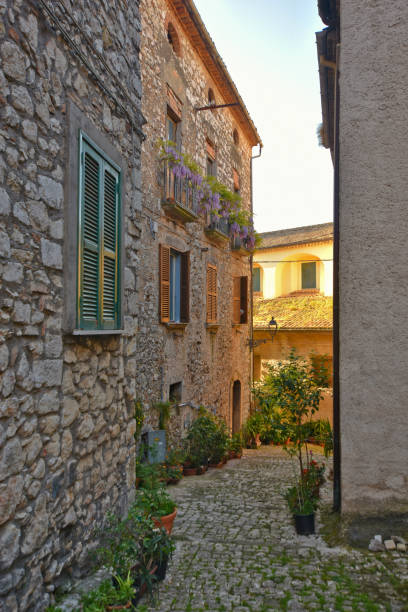 istock Travel in old italian villages 1185646611