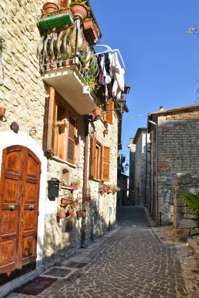 istock Travel in old italian villages 1185647802