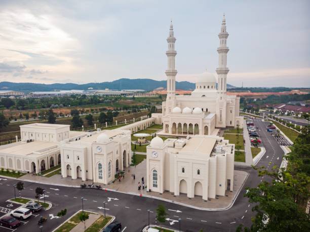 istock Aerial view of Masjid Sri Sendayan 1185663382
